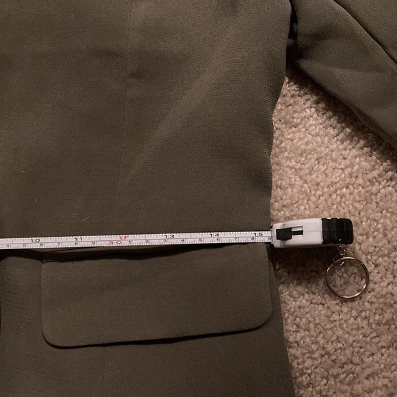 JustFab Lapel-less Olive Green Fitted Blazer - Picture 8 of 10